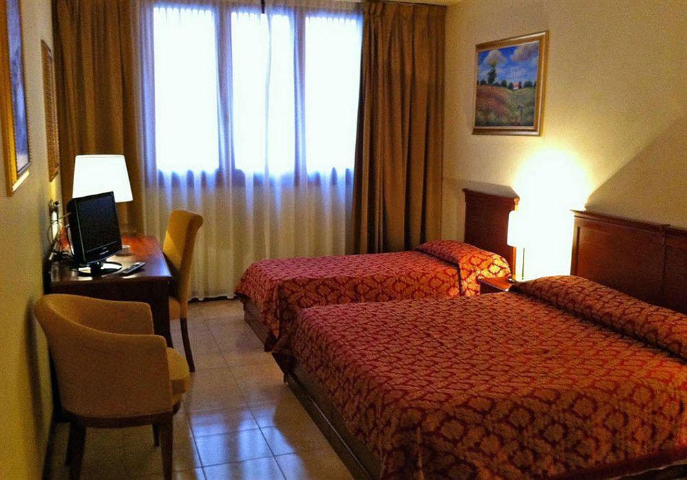 Certosa Hotel Milan Exterior photo