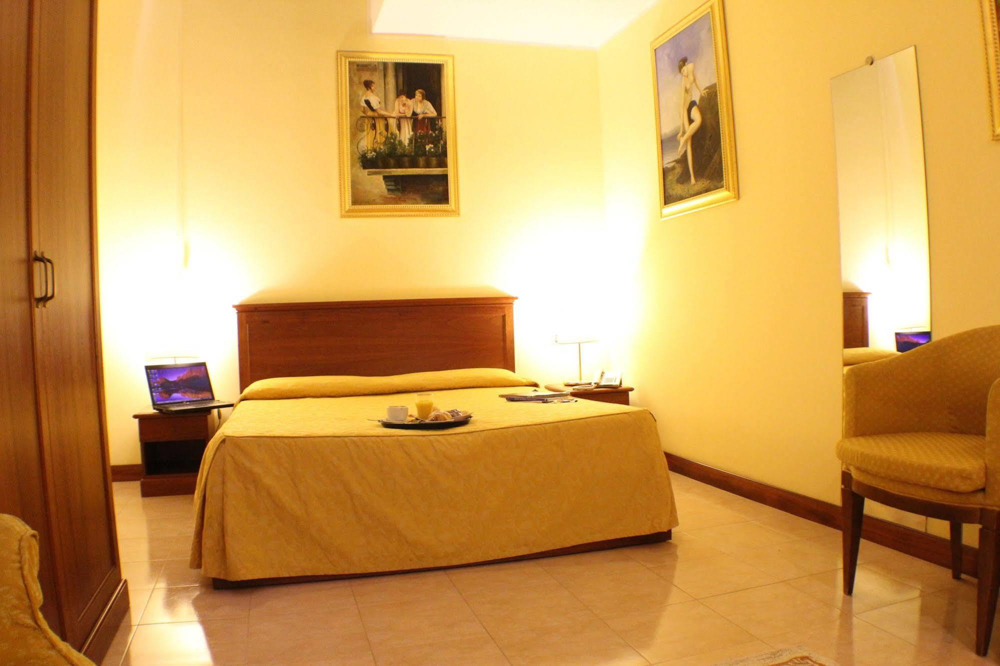 Certosa Hotel Milan Exterior photo