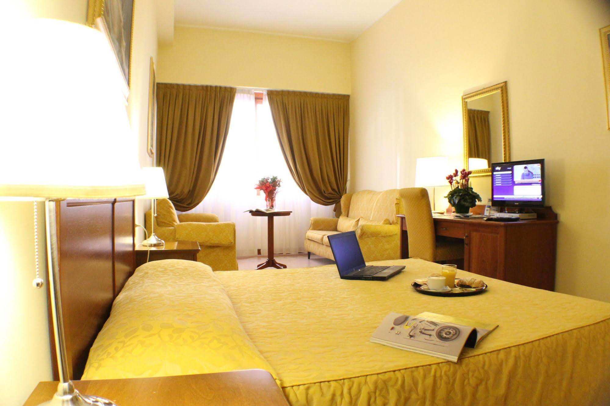 Certosa Hotel Milan Exterior photo