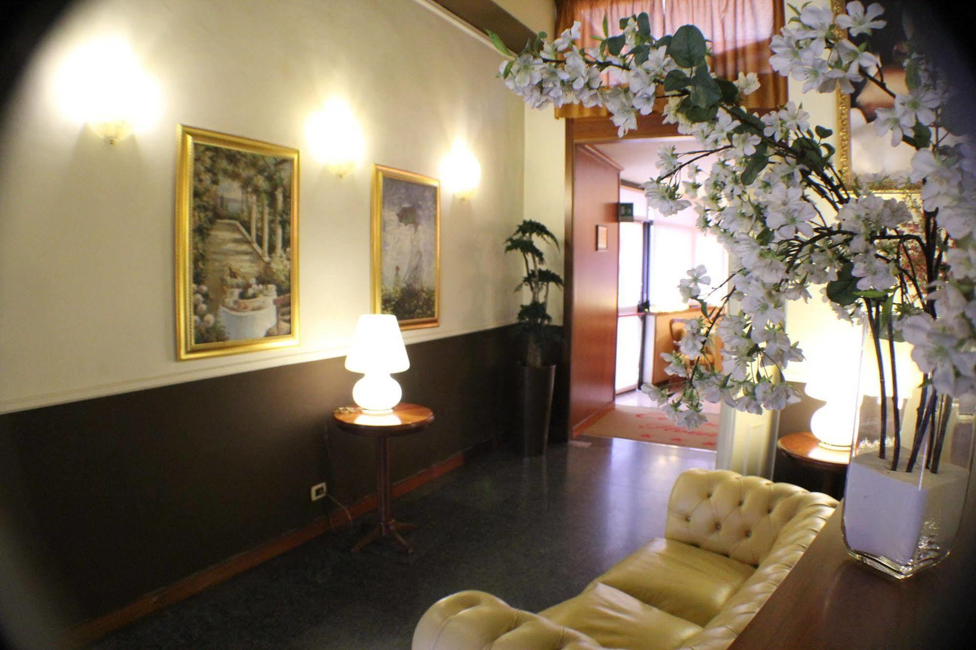 Certosa Hotel Milan Exterior photo
