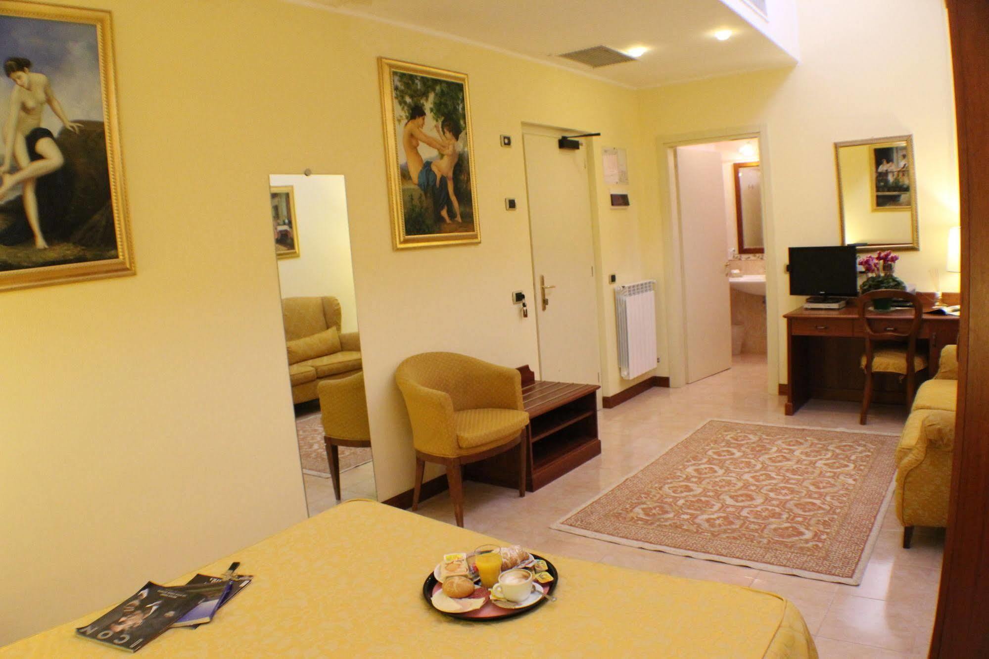 Certosa Hotel Milan Exterior photo